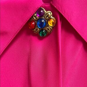 Vintage Chaus Woman Fushia Pink Button-Up Blouse w jeweled top & sleeve buttons